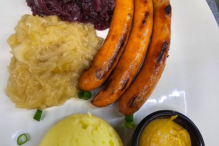 Пикантные колбаски Прага  