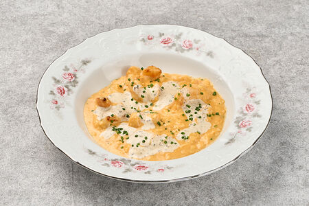 Скрембл с креветками и трюфельным соусом