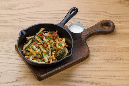 Картофель с грибами из дровяной печи со сметаной