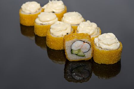 Беби-темпура с креветкой ролл