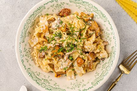 Сливочная паста мафальдине с лисичками