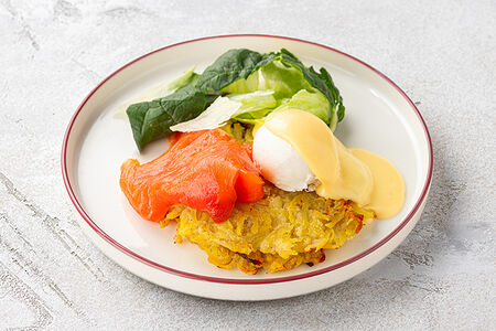 Драники с яйцом пашот и слабосоленым лососем