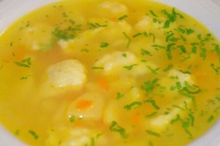 Суп куриный с клецками