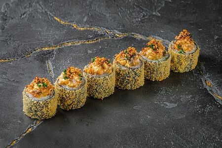 Жареный ролл с Угрем и Томаго