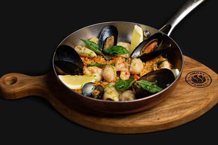 Паэлья с морепродуктами