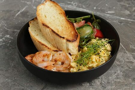 Сборный завтрак с креветками