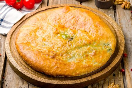 Маленькое хачапури со шпинатом и сыром