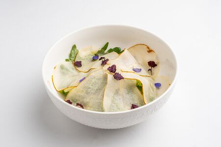 Креветки, груша, соус манго-чили