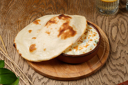 Фирменный омлет с цыпленком и грибами