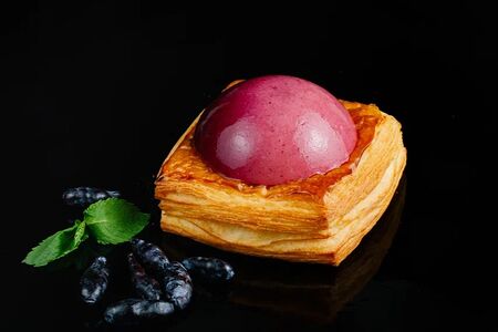 Дэниш Жимолость-ежевика