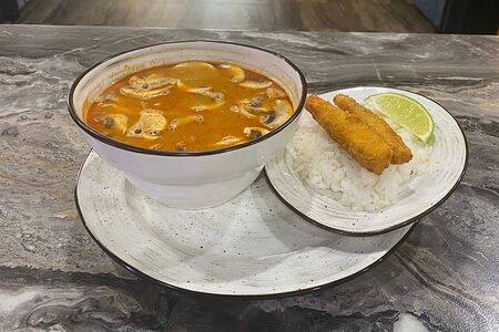 Том Ям с лососем