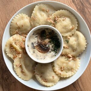 Равиоли с цыпленком и грибами