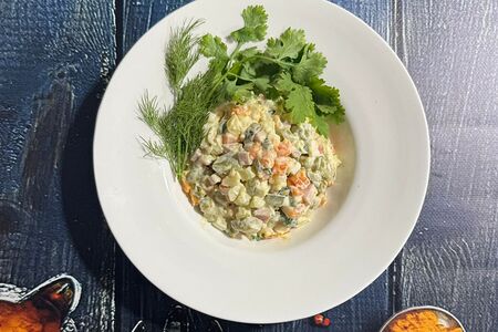 Салат Оливье с ветчиной