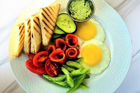 Завтрак с лососем