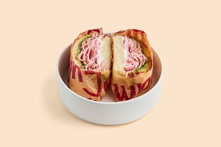 *Маффин мортаделла-песто