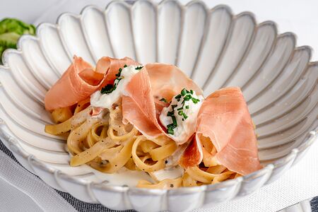 Качо-э-пепе с пармой и страчателлой 