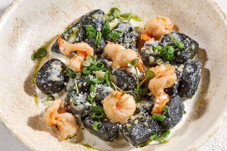 Ньокки с креветкой и эстрагоном