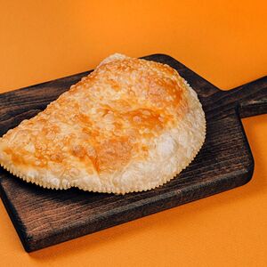 Чебурек с ветчиной и сыром