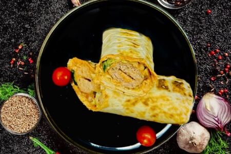 Люля-кебаб из свинины в лаваше