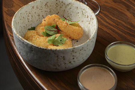 Креветки темпура в остром соусе