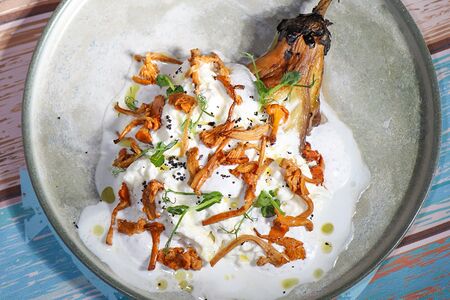 Запеченный баклажан с лисичками