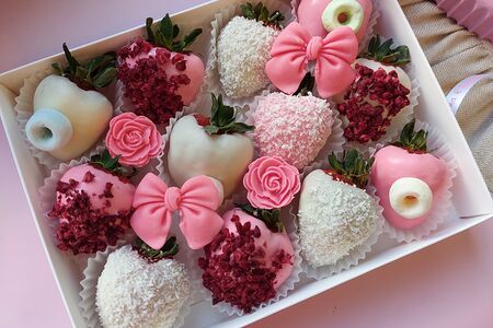 Набор с клубникой в шоколаде №30 (12-15 ягод)