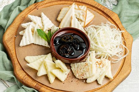 Квелиани ассорти сыров
