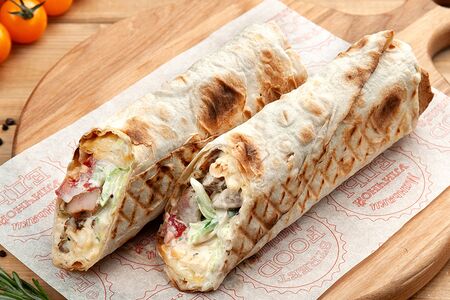 Шеф донер-кебаб с яблоками