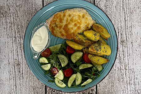 Филе куриное в сырной корочке со сметаной