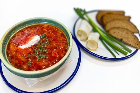 Борщ с салом