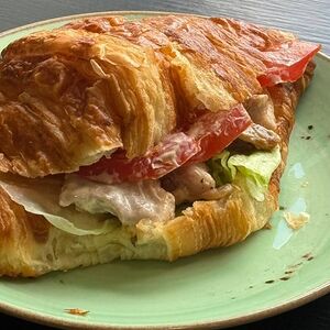 Круассан Цезарь