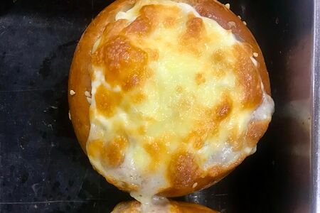 Жюльен с курицей в булочке