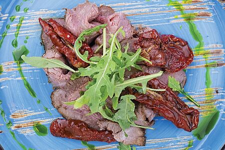 Неаполитанский Ростбиф с вялеными томатами