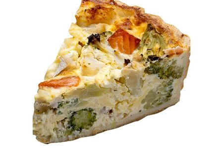 Киш с лососем, треской и брокколи