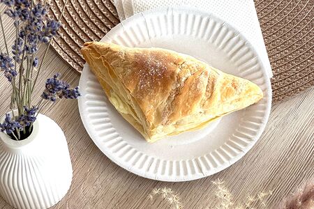 Слойка с адыгейским сыром