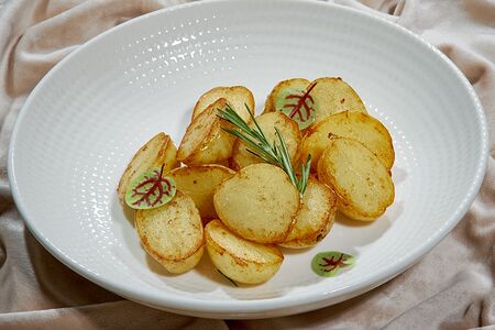 Мини-картофель с розмарином