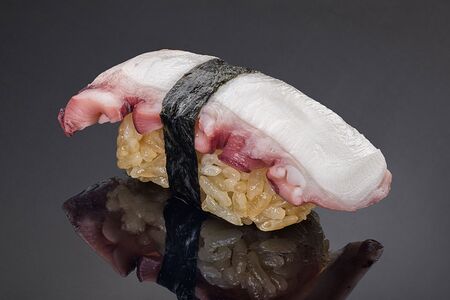 Суши осьминог