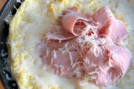 Омлет с ветчиной и сыром