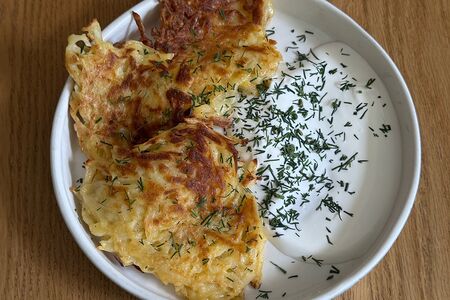 Драники картофельные со сметаной