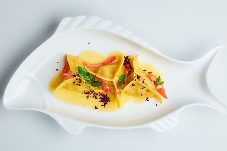 Равиоли с камчатским крабом