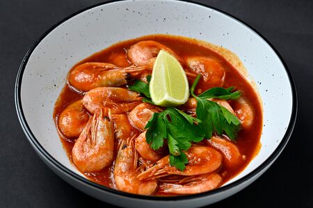 Креветки в соусе Том ям