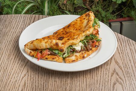 Пицца-сэндвич с говядиной 