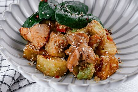 Боул с цыпленком и овощами 