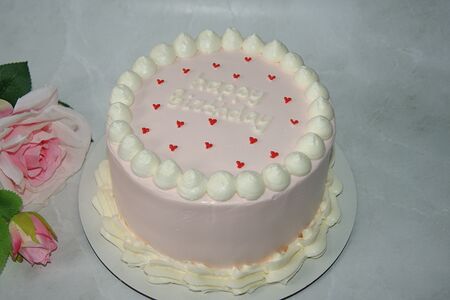 Кремовый торт на день рождение 