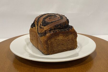 Булочка с маком