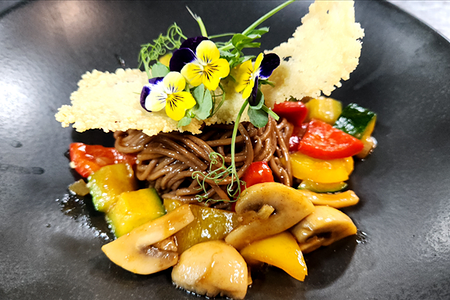 Гречневая лапша с овощами