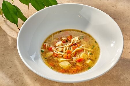 Суп куриный с лапшой