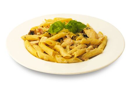 Пенне с курицей в сливочном соусе