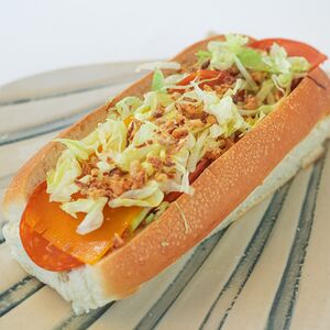 Хот-дог с цыплёнком и пепперони