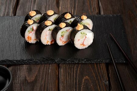 Футомаки с крабом 